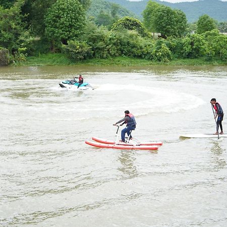 Hotel The Boat Club,Karjat Exterior foto