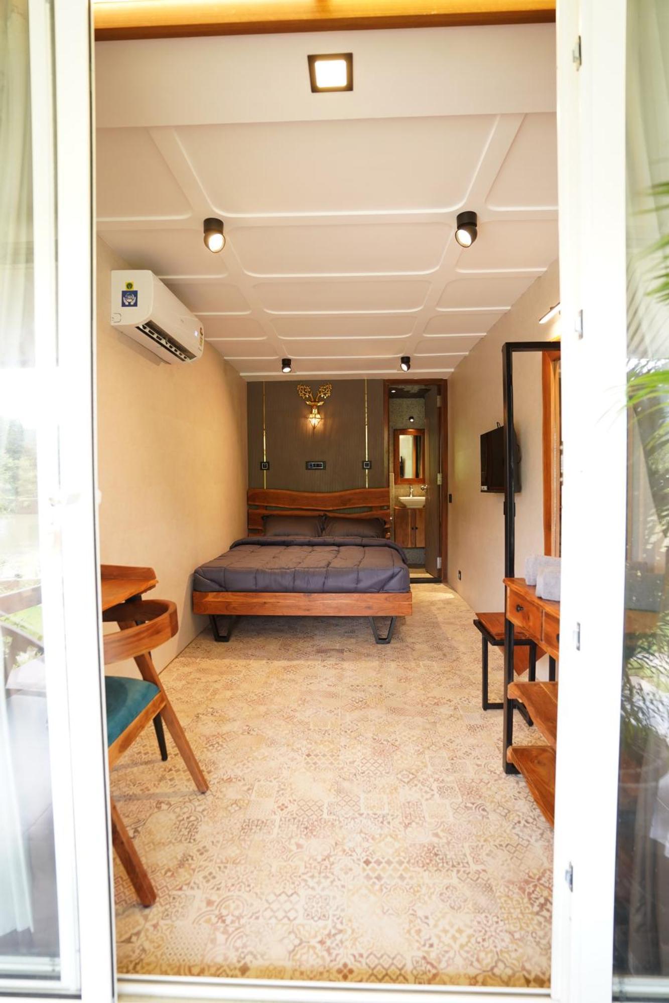 Hotel The Boat Club,Karjat Exterior foto