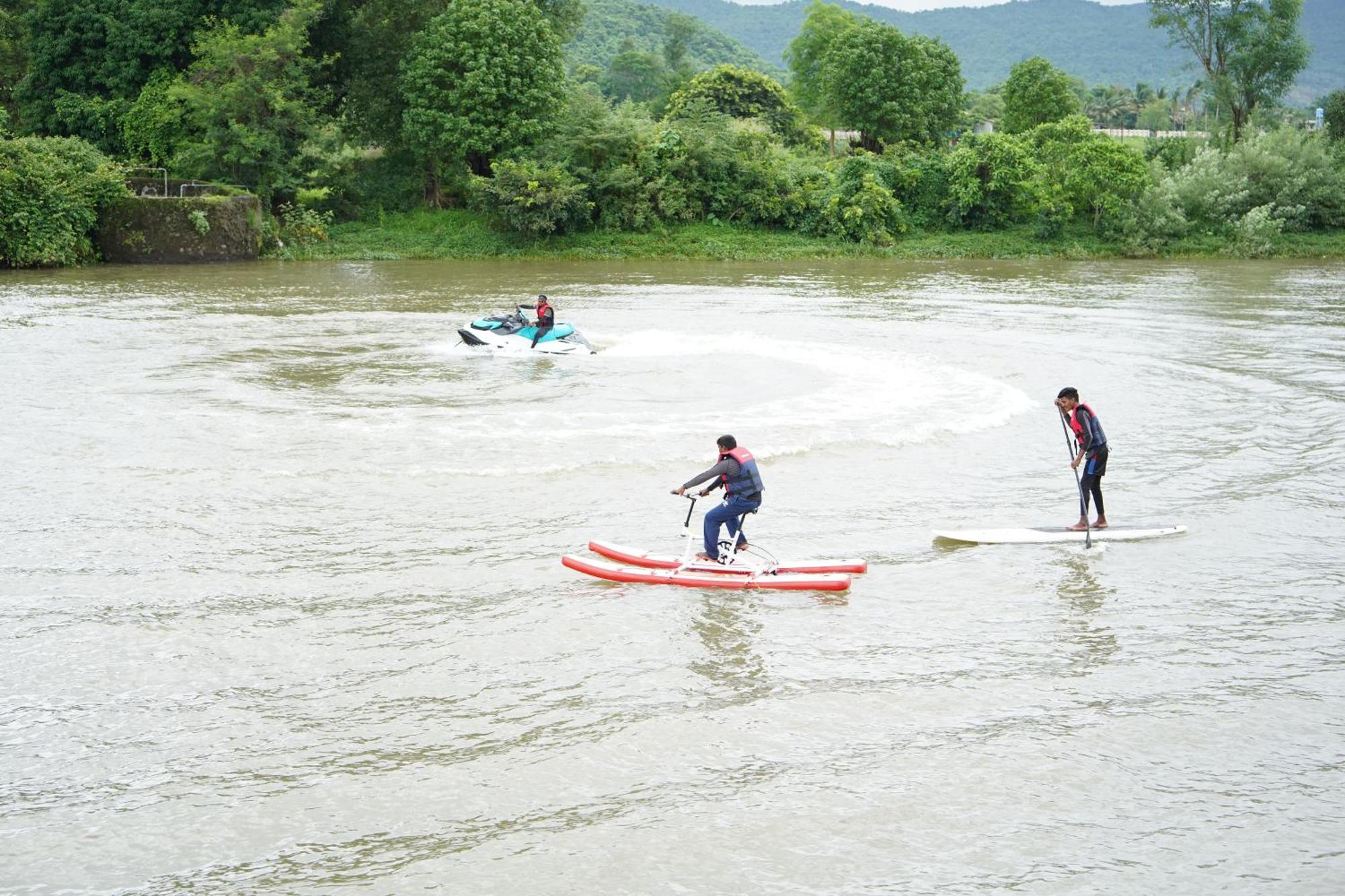 Hotel The Boat Club,Karjat Exterior foto