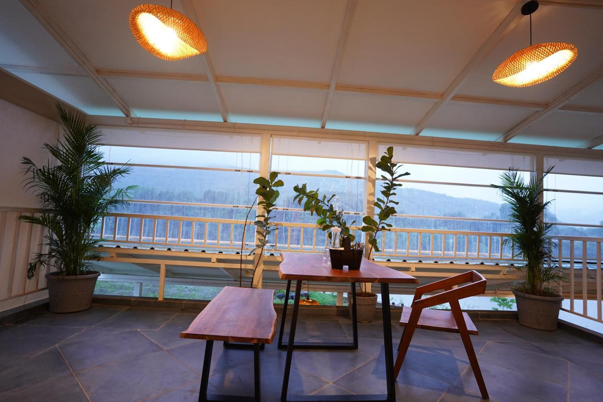 Hotel The Boat Club,Karjat Exterior foto