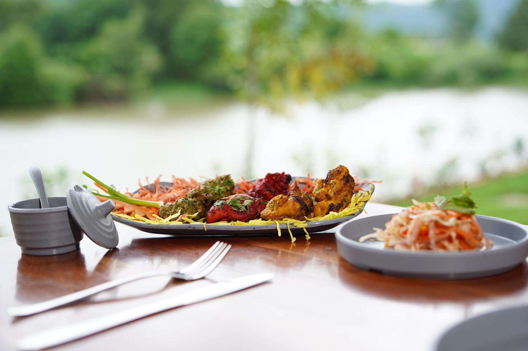 Hotel The Boat Club,Karjat Exterior foto
