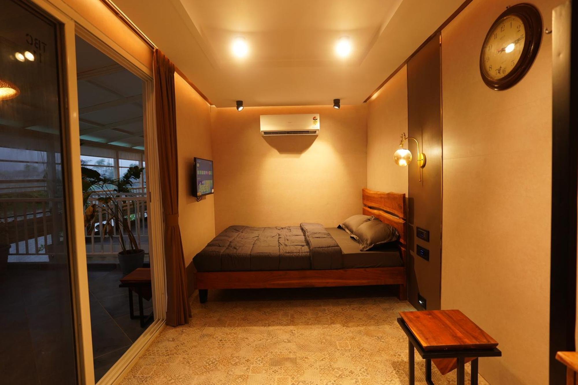 Hotel The Boat Club,Karjat Exterior foto
