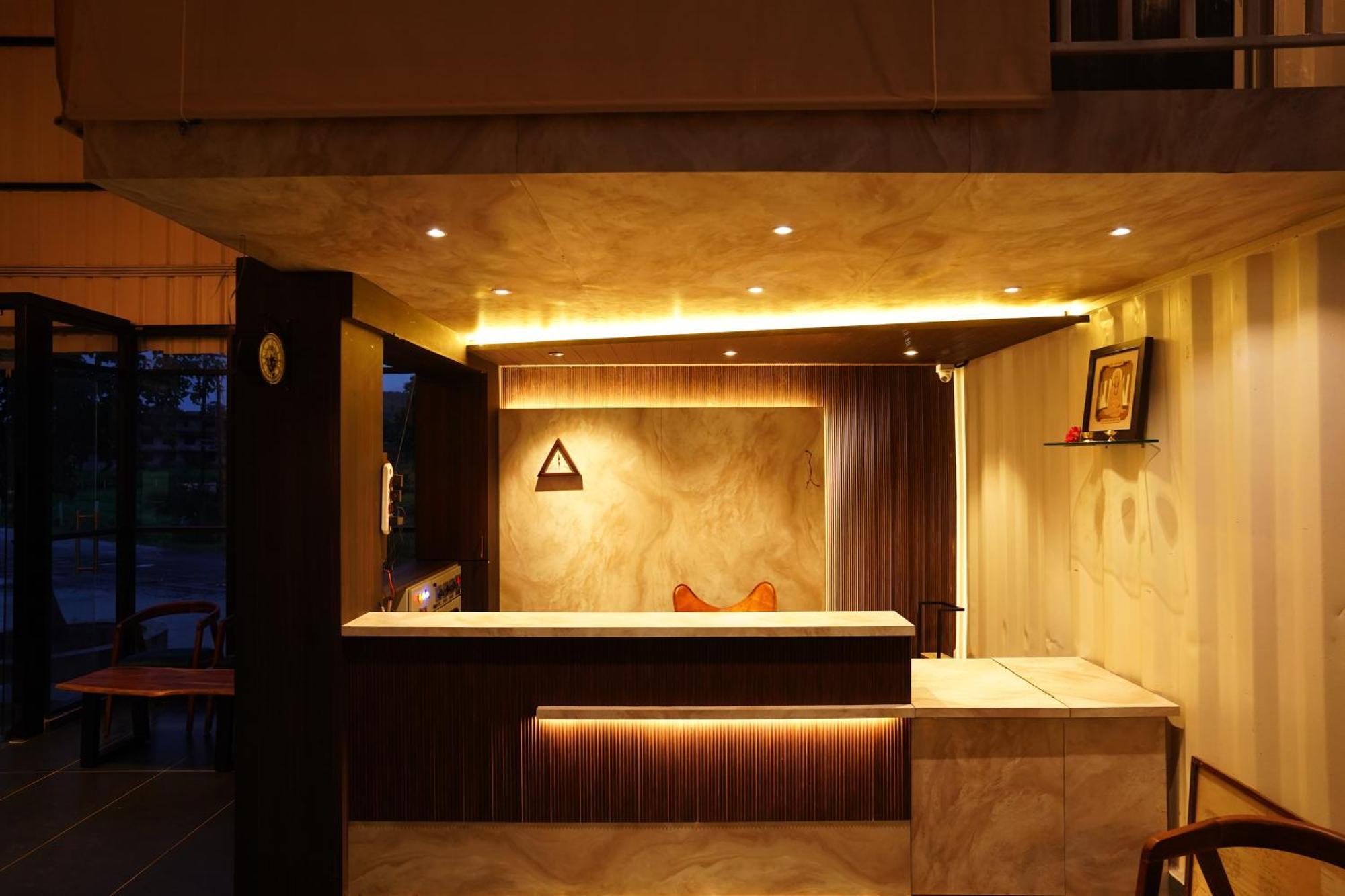 Hotel The Boat Club,Karjat Exterior foto