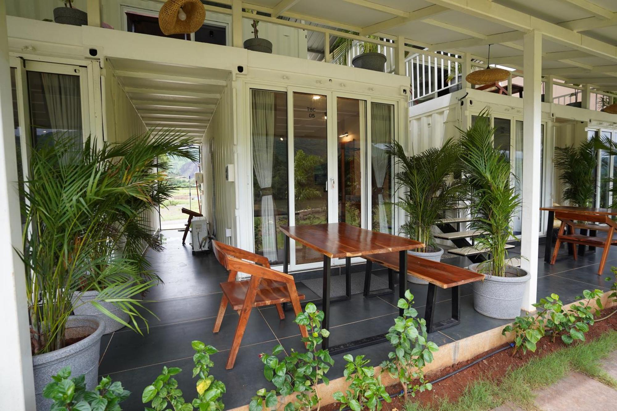 Hotel The Boat Club,Karjat Exterior foto